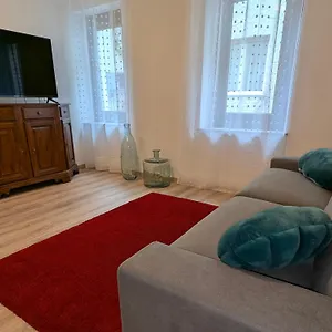 Spazioso E Completo Con 3 Camere, Doppi Servizi, Fino A 8 Posti Letto , Pedavena Italia